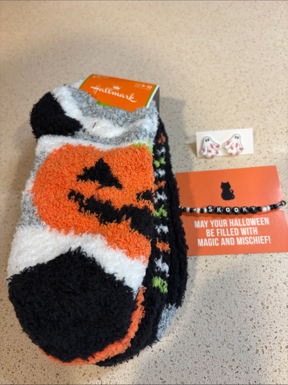 Hallmark NWT Cozy Halloween Pumpkin Fuzzy Socks with Bracelet & Ghost Earrings